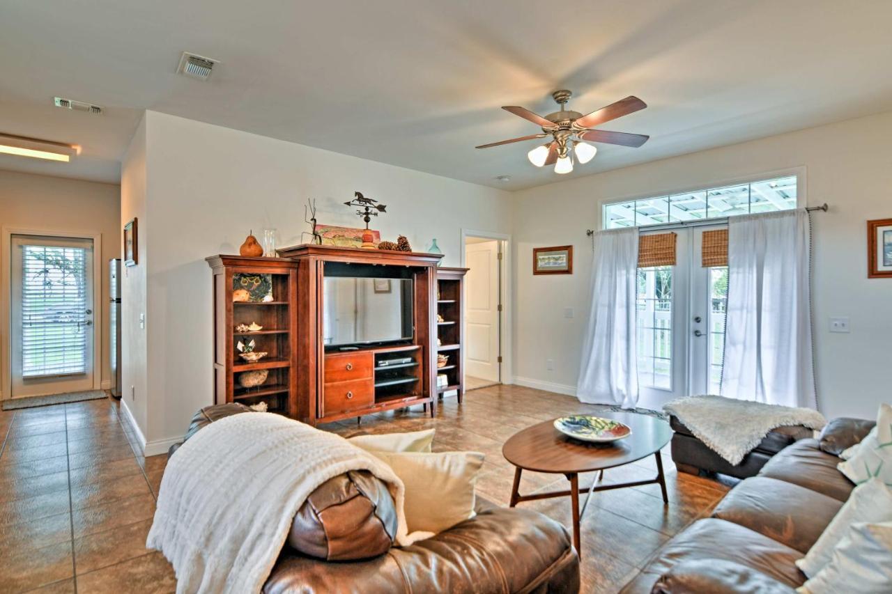 Cozy Pass Christian House - Steps From Beach Exterior photo